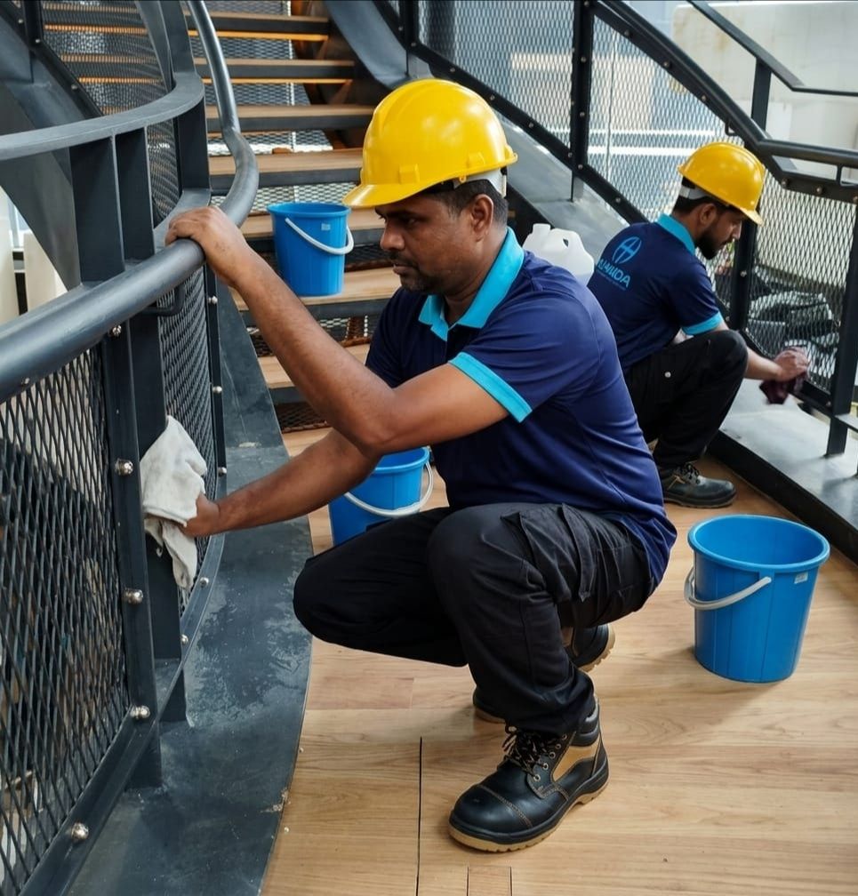 ALHAIDA cleaning team at work